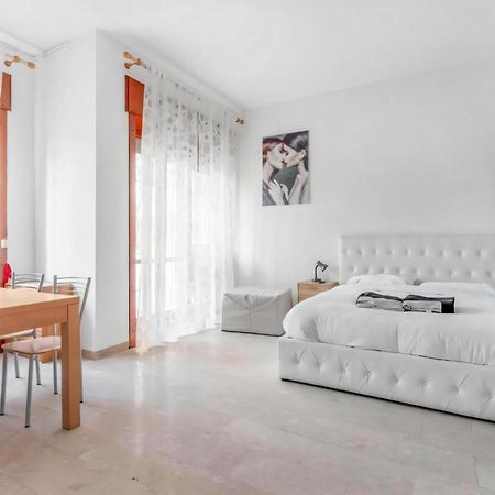 Moncler House Navigli Lejlighed Milano Eksteriør billede